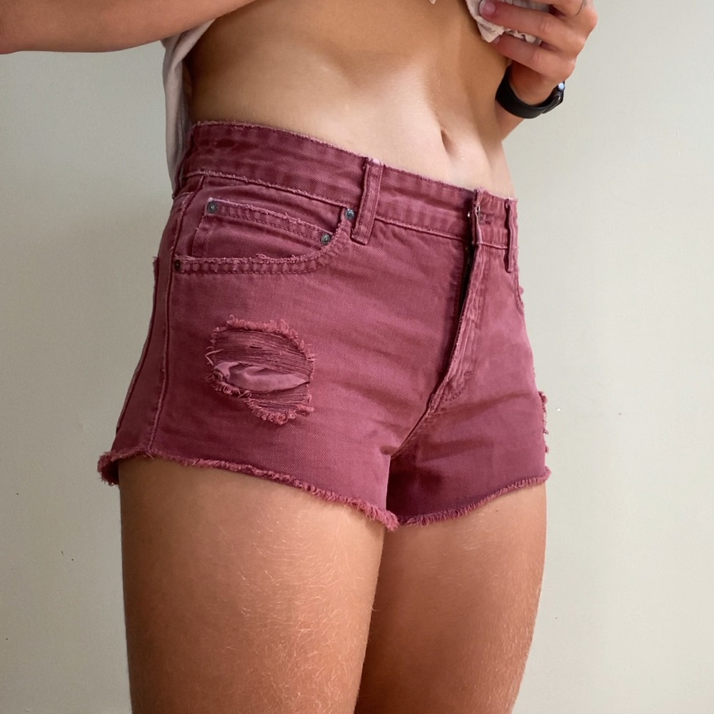 Billabong burgundy short